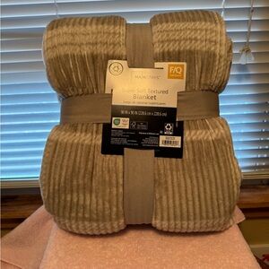 Mainstays Ribbed Plush Blanket - Taupe
